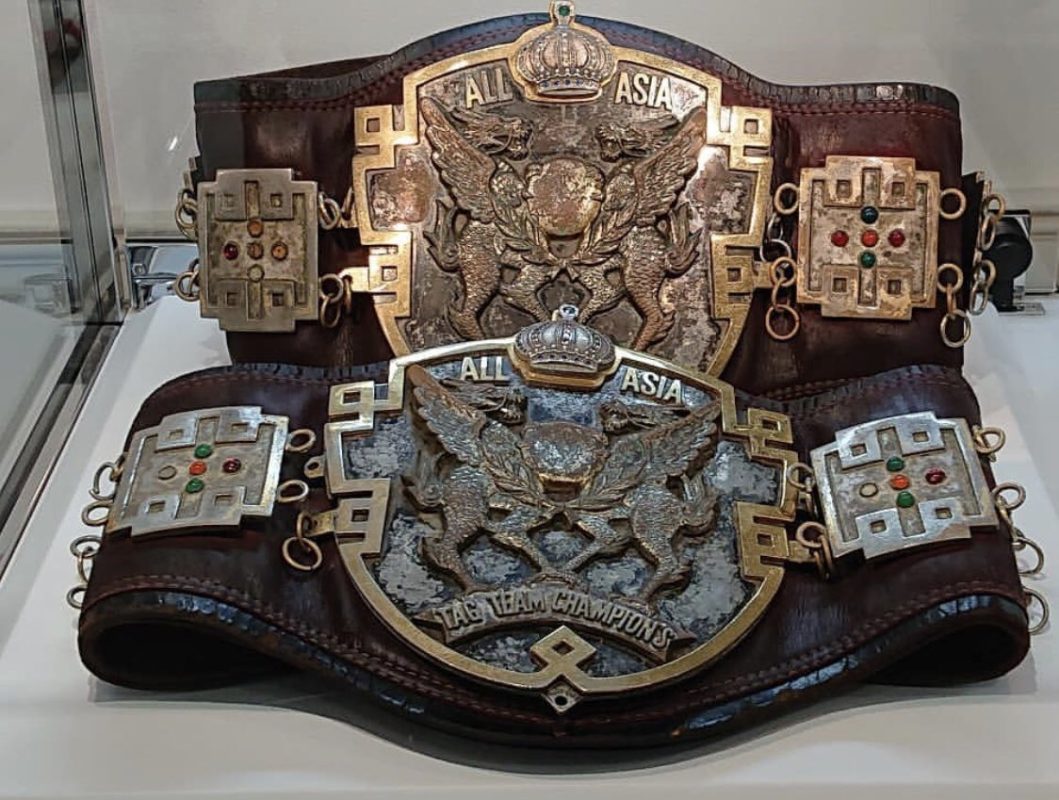how many heavyweight championship belts are there